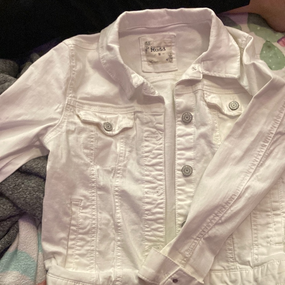 Half Priced!! No stains or dirt. perfect condition